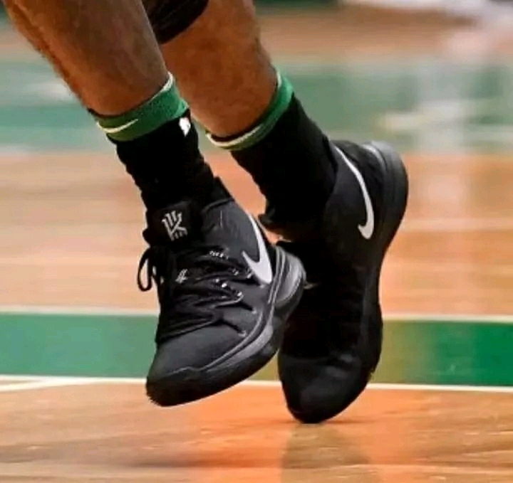 同台对话 同台对话